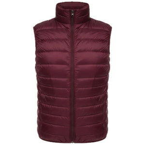 Doudoune Fine sans Manche Homme, coloris bordeaux, vue de face sur fond blanc