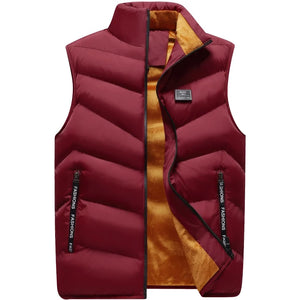 Doudoune rouge sans manche homme, doublure polaire jaune moutarde, vue de face