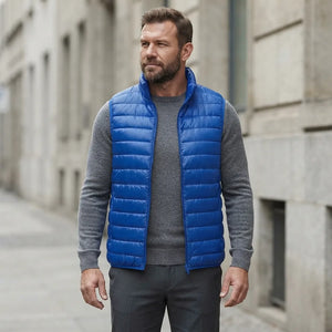Doudoune sans manche bleu homme portee, bleu vif, sur maille grise