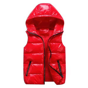 Doudoune sans Manche Brillante Homme, coloris rouge, vue de face avec capuche sur fond blanc