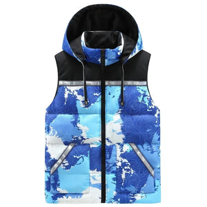 Doudoune sans Manche Camouflage Homme, coloris bleu roi, vue de face avec capuche sur fond blanc