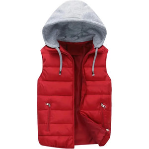 Doudoune sans manche capuche amovible homme coloris rouge, capuche en place, vue de face