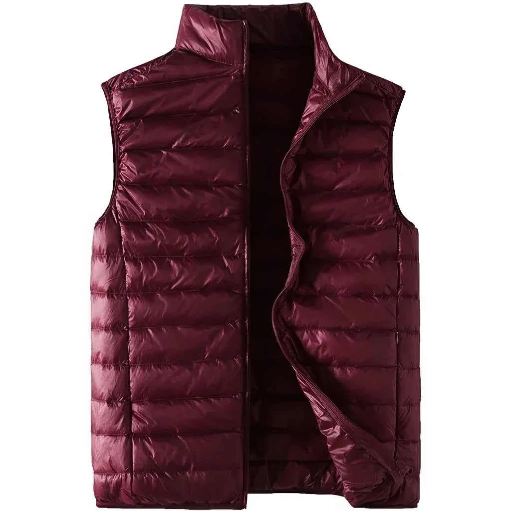 Doudoune sans Manche Légère Homme, coloris bordeaux, vue de profil sur fond blanc