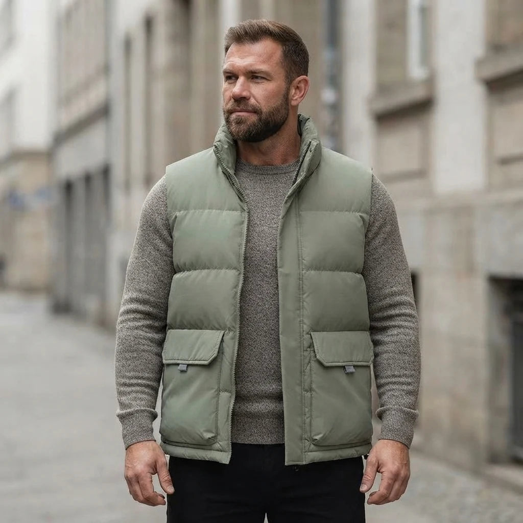 Doudoune sans manche sans capuche homme vert clair portee, col montant sans capuche