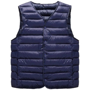 Doudoune Ultra Légère sans Manche Homme, coloris bleu marine, vue de face sur fond blanc